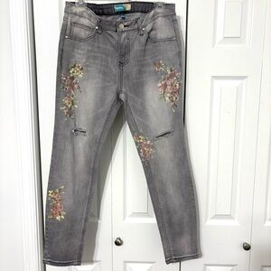 Cali 1850 Juniors Size 11 Floral Embroidered Distressed Bohemian Gray Jeans